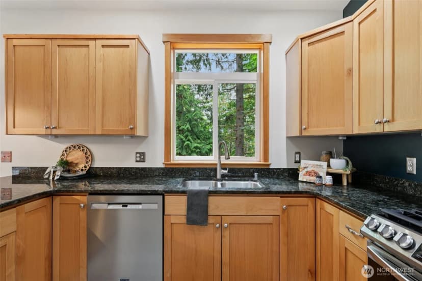 Property photo for 49 Cascade Lane, Bellingham photo 16