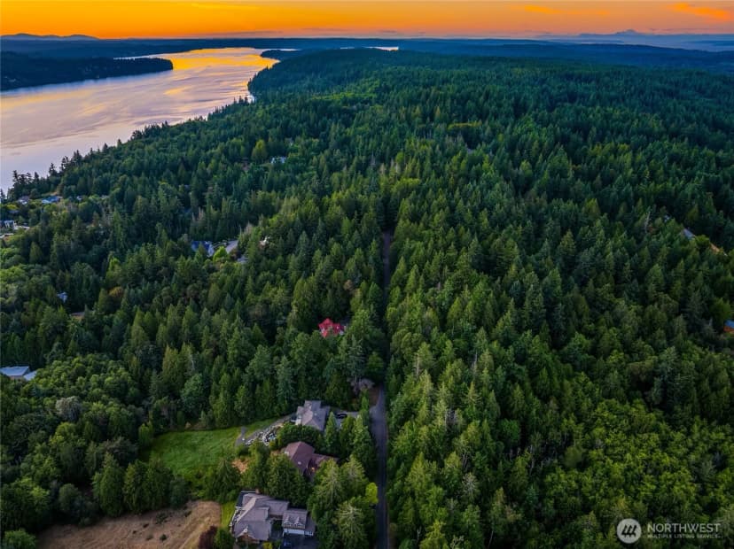 Property photo for 3969 Palomino Drive Ne, Bainbridge Island photo 13