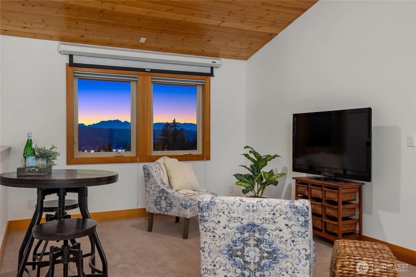 Property photo for 3969 Palomino Drive Ne, Bainbridge Island photo 10