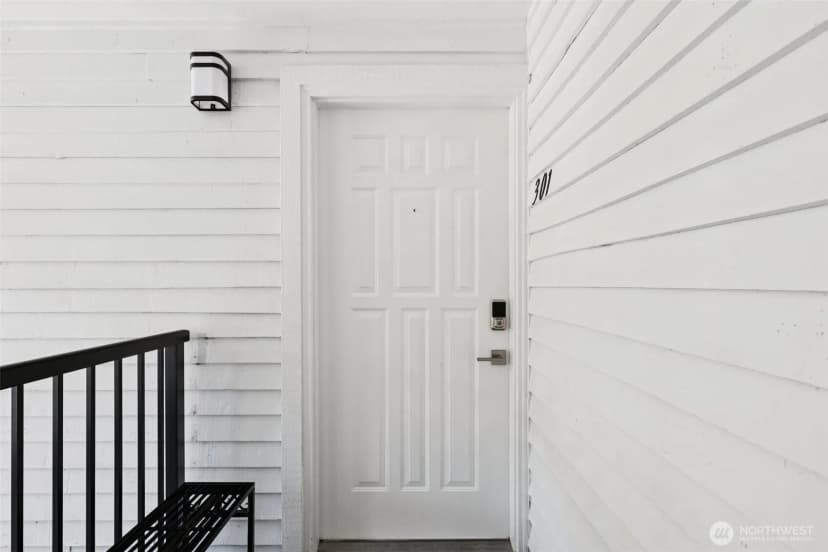 Property photo for 4181 W Lake Sammamish Parkway Se #b301, Bellevue photo 24