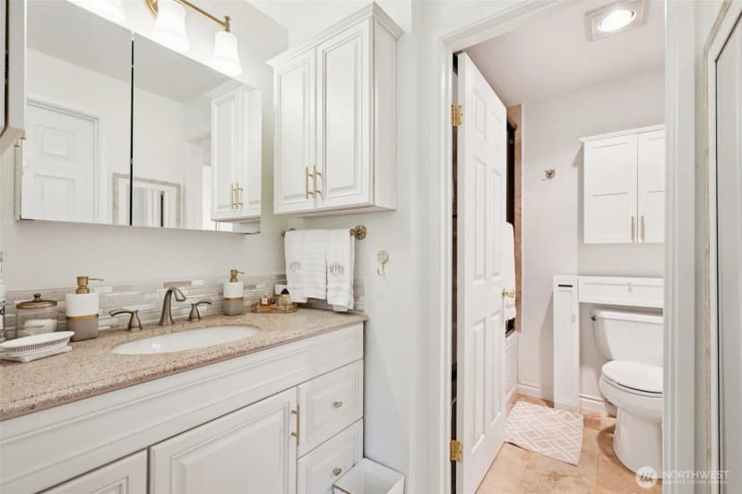 Property photo for 4181 W Lake Sammamish Parkway Se #b301, Bellevue photo 17