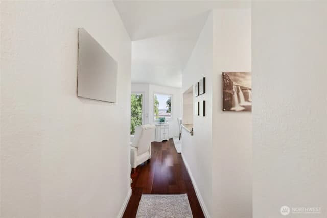 Property photo for 4181 W Lake Sammamish Parkway Se #b301, Bellevue photo 2