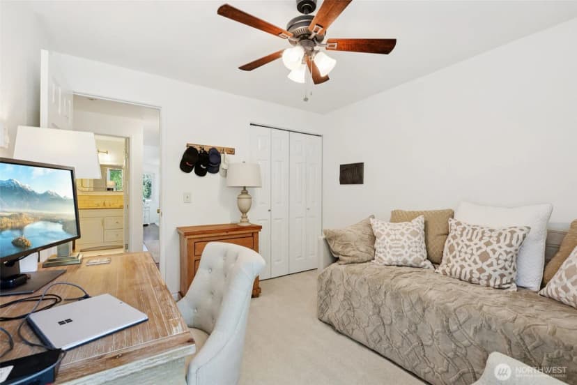 Property photo for 4181 W Lake Sammamish Parkway Se #b301, Bellevue photo 18