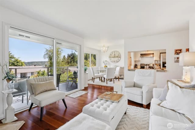 Property photo for 4181 W Lake Sammamish Parkway Se #b301, Bellevue