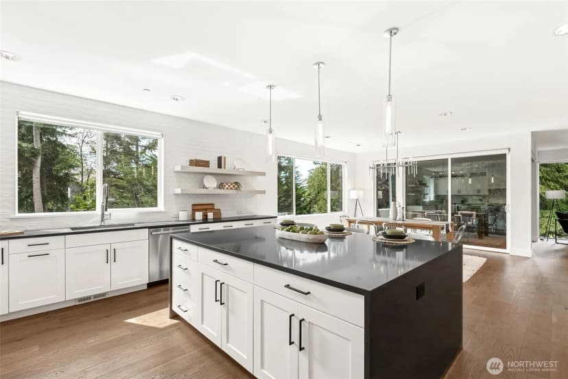 Property photo for 8426 Se 37th Street, Mercer Island photo 14