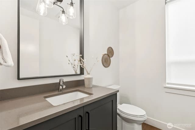 Property photo for 8426 Se 37th Street, Mercer Island photo 4