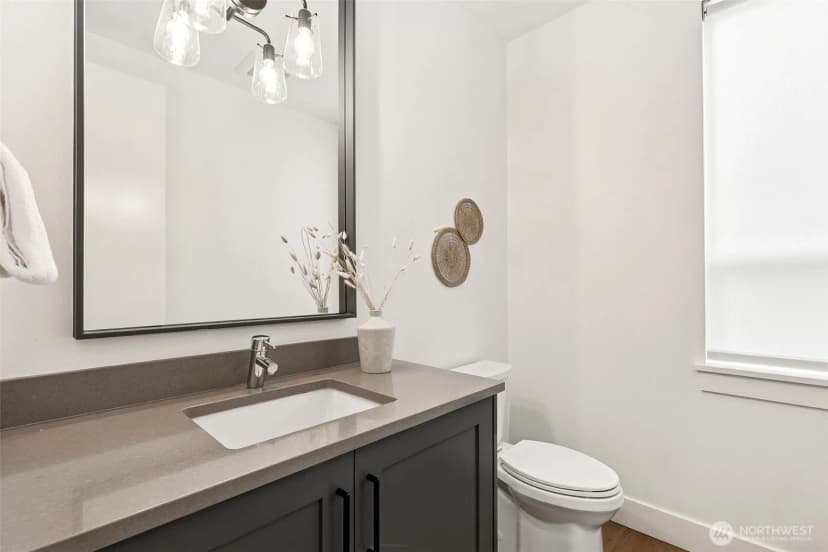 Property photo for 8426 Se 37th Street, Mercer Island photo 4