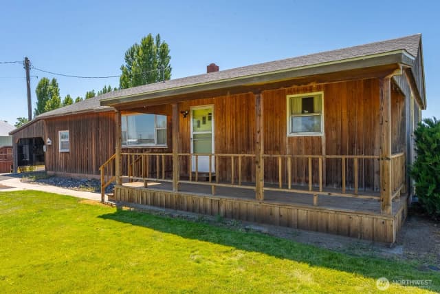 Property photo for 6098 Road E Nw, Ephrata photo 2