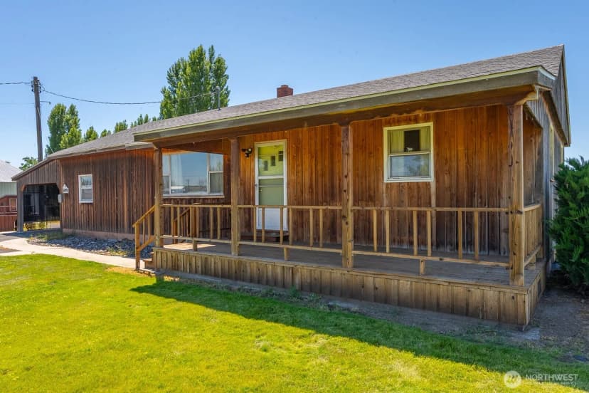 Property photo for 6098 Road E Nw, Ephrata photo 2