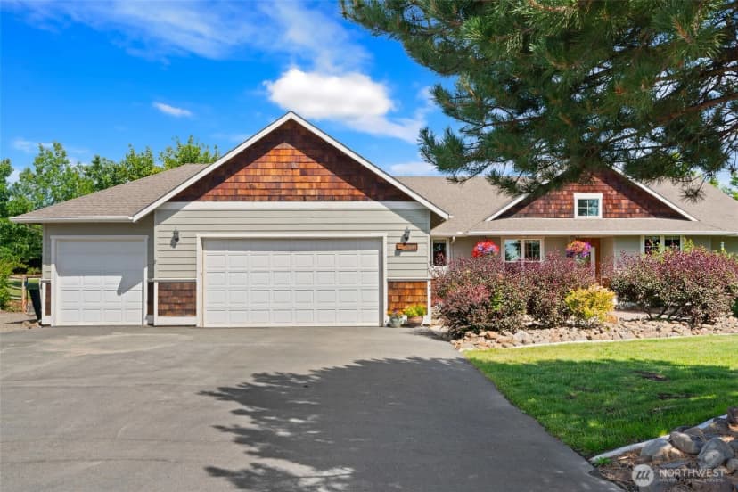 Property photo for 321 Range View Road, Ellensburg photo 2
