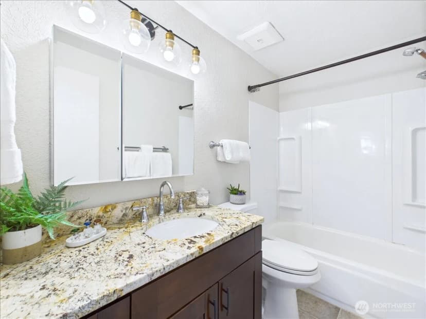 Property photo for 8424 25th Avenue Sw #c, Seattle photo 22