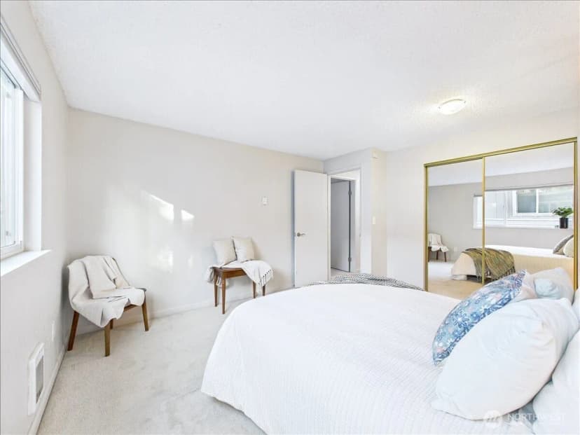 Property photo for 8424 25th Avenue Sw #c, Seattle photo 23