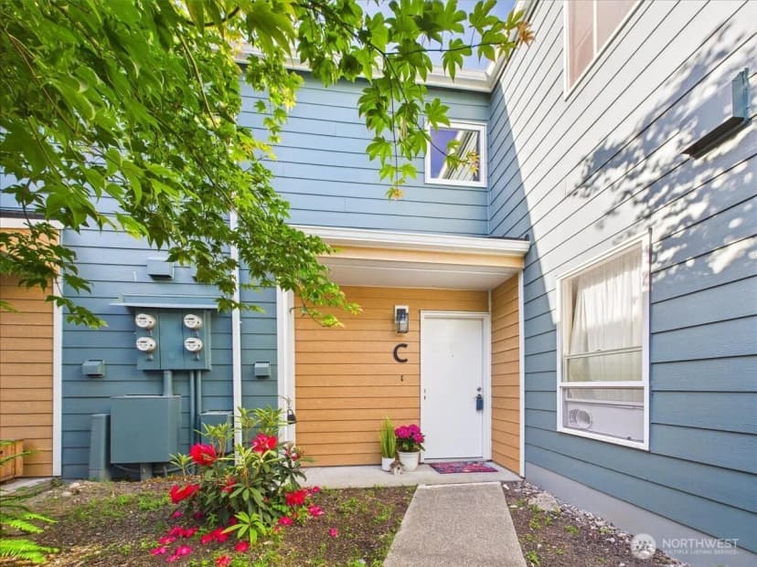 Property photo for 8424 25th Avenue Sw #c, Seattle