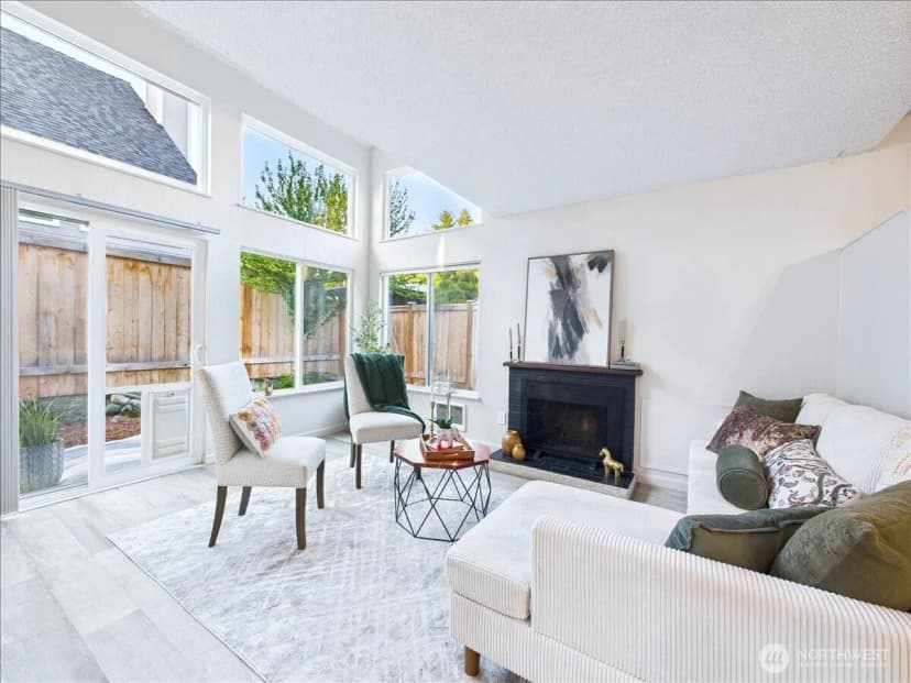 Property photo for 8424 25th Avenue Sw #c, Seattle photo 3