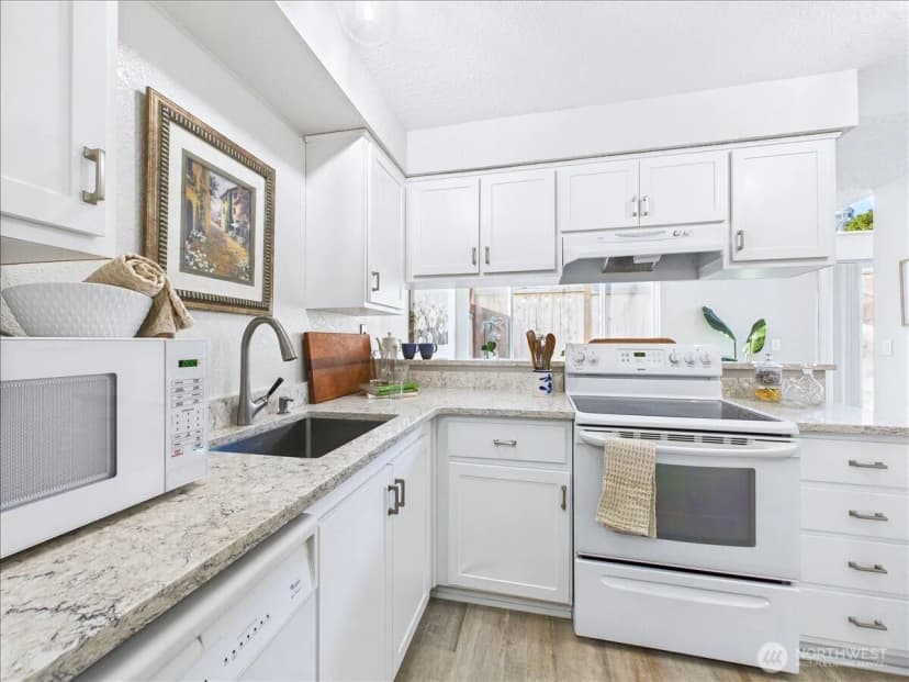 Property photo for 8424 25th Avenue Sw #c, Seattle photo 8