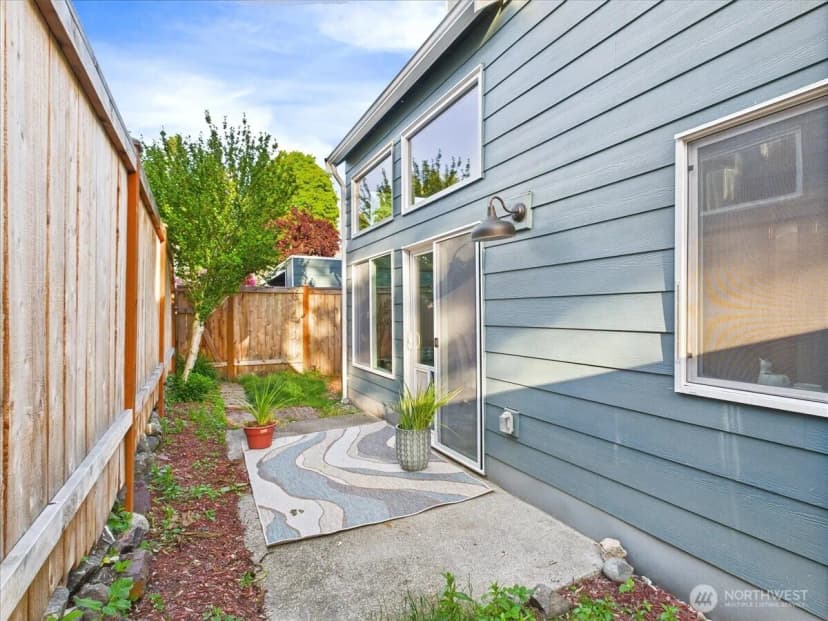 Property photo for 8424 25th Avenue Sw #c, Seattle photo 29