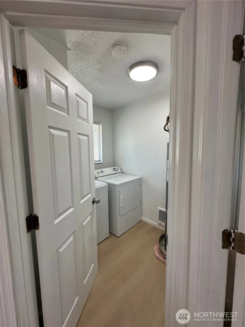Property photo for 11918 4th Avenue W, Everett photo 9