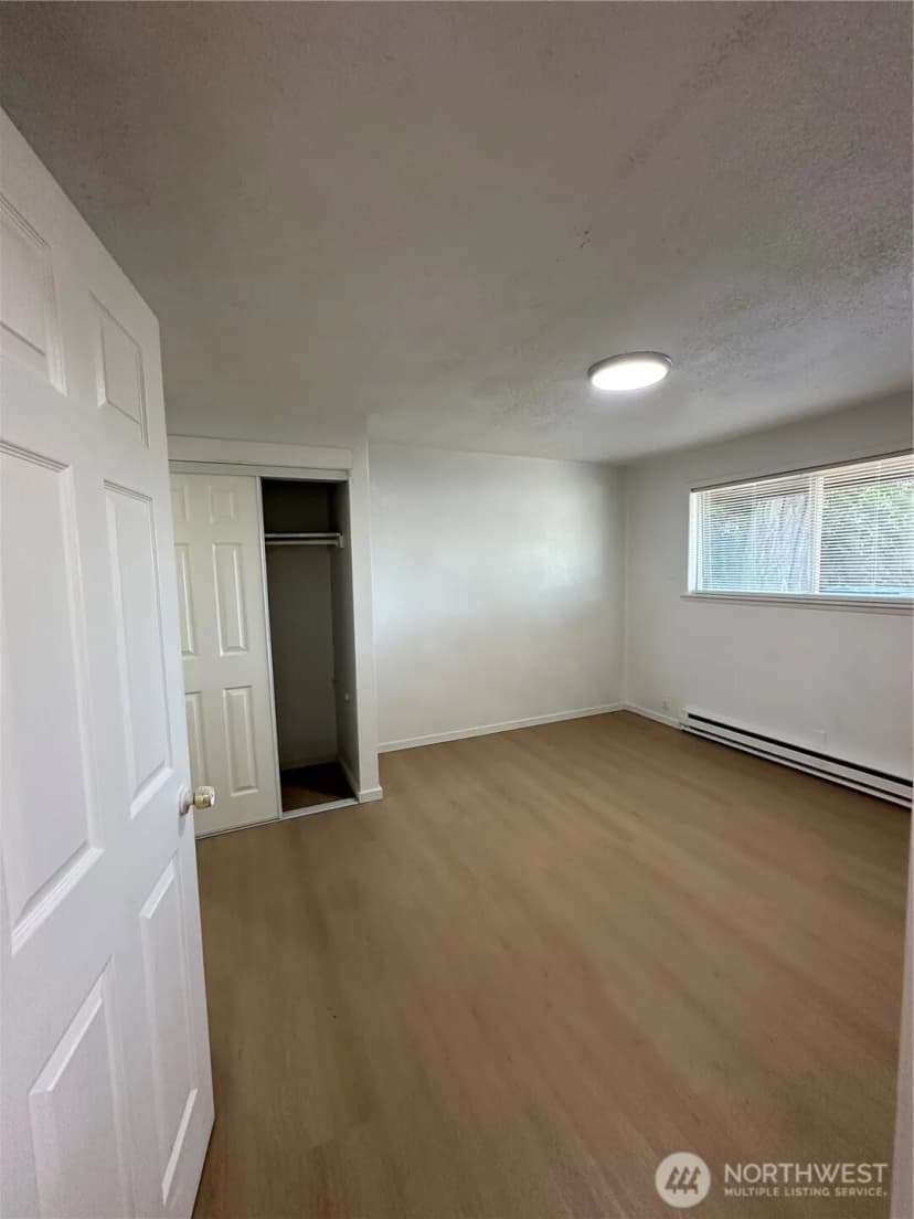 Property photo for 11918 4th Avenue W, Everett photo 2