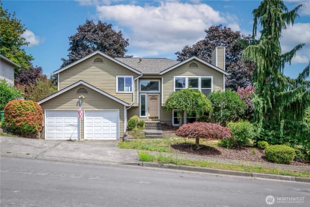 Property photo for 154 Vashon Place Ne, Renton