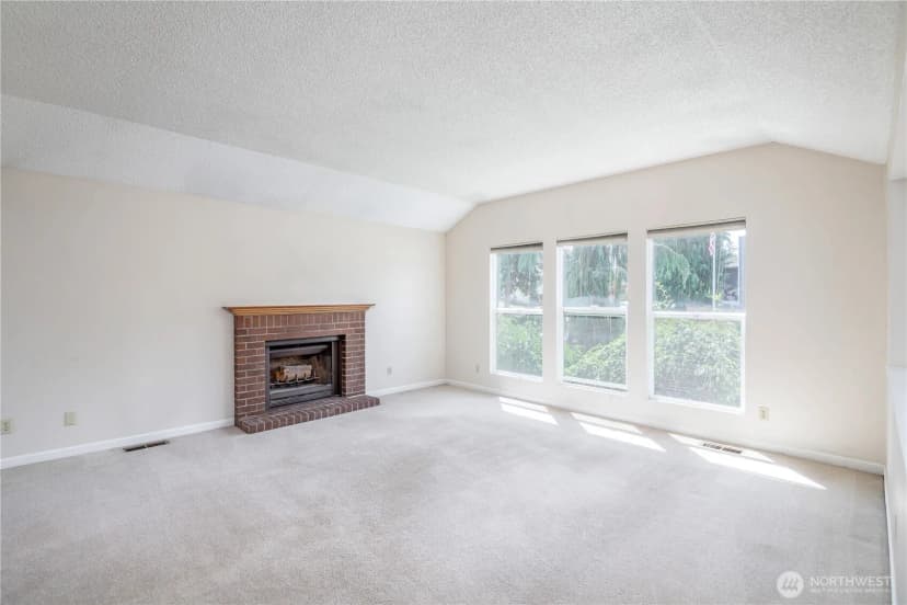 Property photo for 154 Vashon Place Ne, Renton photo 3