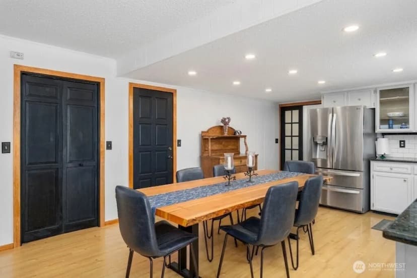 Property photo for 6702 77th Street W, Lakewood photo 14
