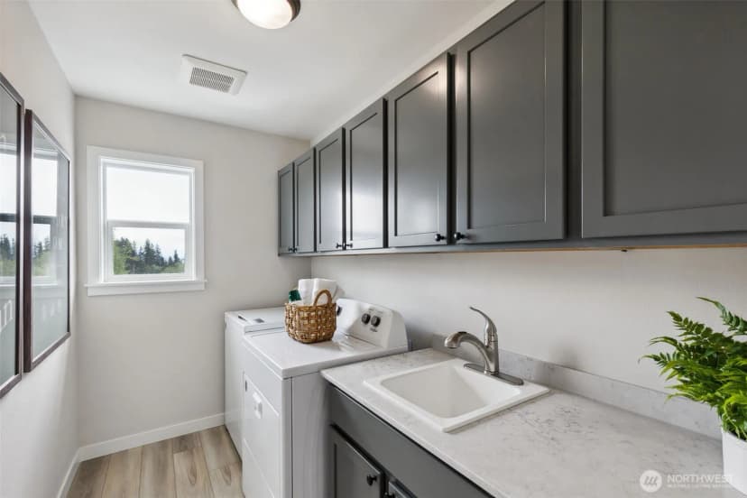 Property photo for 10813 43rd Avenue Se, Everett photo 30