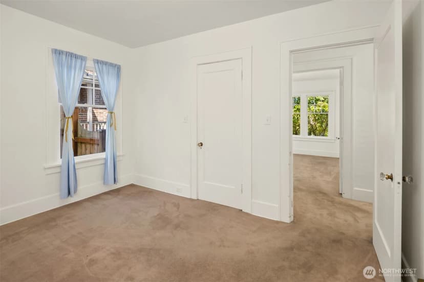 Property photo for 5023 Ne 36th Avenue, Seattle photo 16