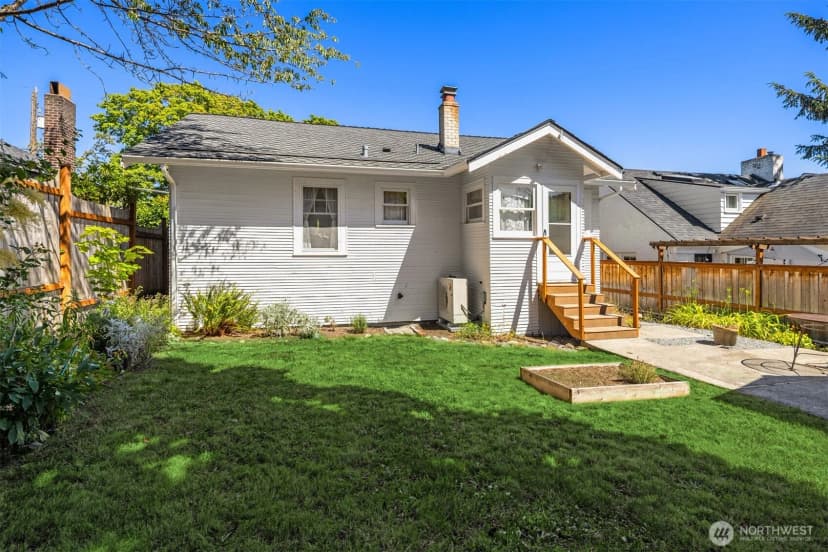Property photo for 5023 Ne 36th Avenue, Seattle photo 24