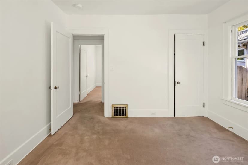 Property photo for 5023 Ne 36th Avenue, Seattle photo 14