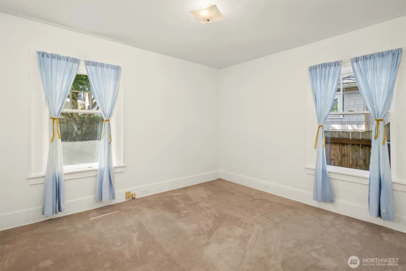 Property photo for 5023 Ne 36th Avenue, Seattle photo 15