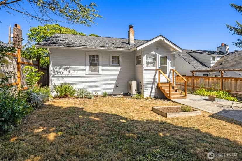 Property photo for 5023 Ne 36th Avenue, Seattle photo 23