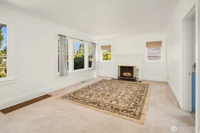 Property photo for 5023 Ne 36th Avenue, Seattle photo 4
