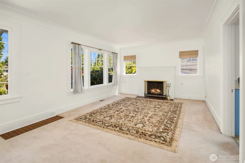 Property photo for 5023 Ne 36th Avenue, Seattle photo 4