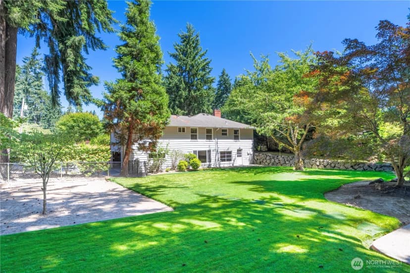 Property photo for 10425 Se 22nd Street, Bellevue photo 6