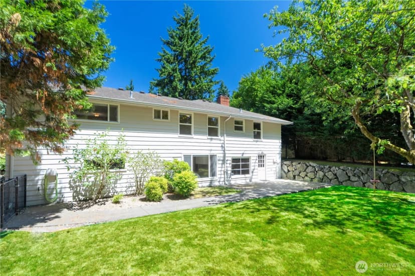 Property photo for 10425 Se 22nd Street, Bellevue photo 31