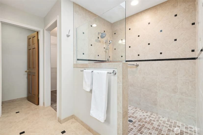 Property photo for 28314 180th Avenue Se, Covington photo 25