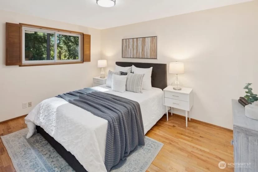 Property photo for 11811 33rd Avenue Ne, Seattle photo 12