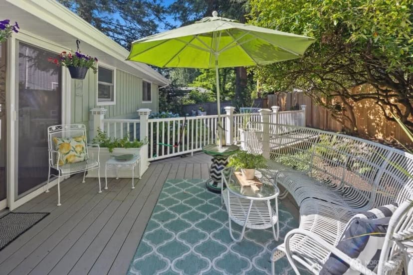 Property photo for 11811 33rd Avenue Ne, Seattle photo 23