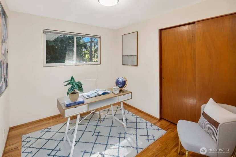 Property photo for 11811 33rd Avenue Ne, Seattle photo 13