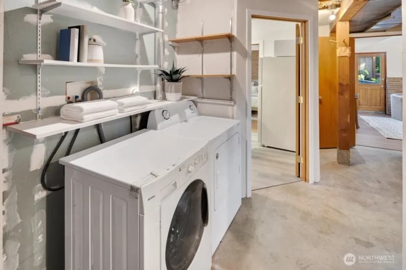 Property photo for 11811 33rd Avenue Ne, Seattle photo 20