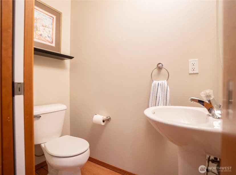 Property photo for 12723 35th Avenue Ne #b, Seattle photo 7