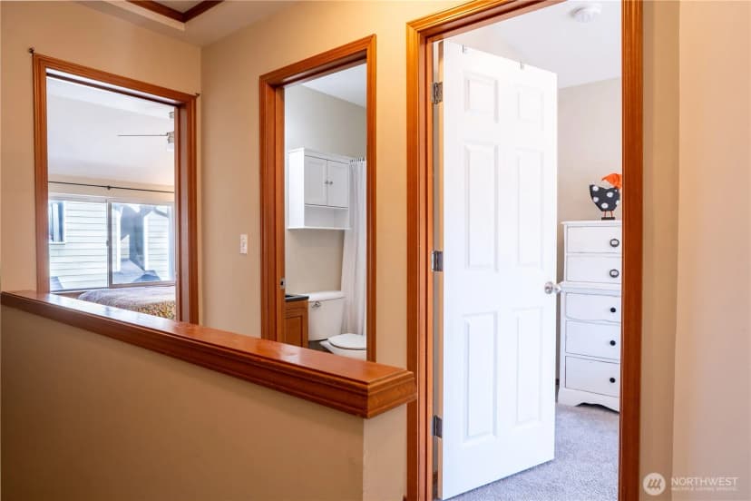 Property photo for 12723 35th Avenue Ne #b, Seattle photo 8