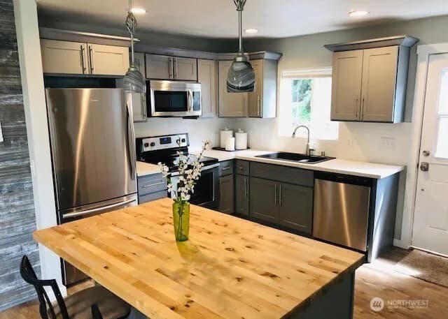 Property photo for 802 Hanford Avenue, Bremerton photo 5