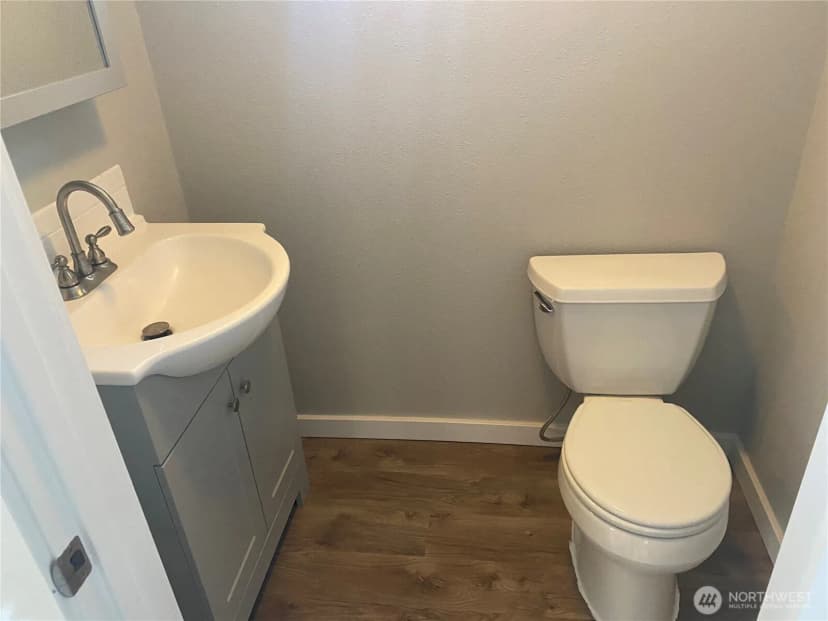 Property photo for 802 Hanford Avenue, Bremerton photo 11