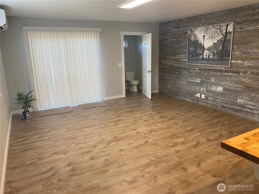 Property photo for 802 Hanford Avenue, Bremerton photo 2