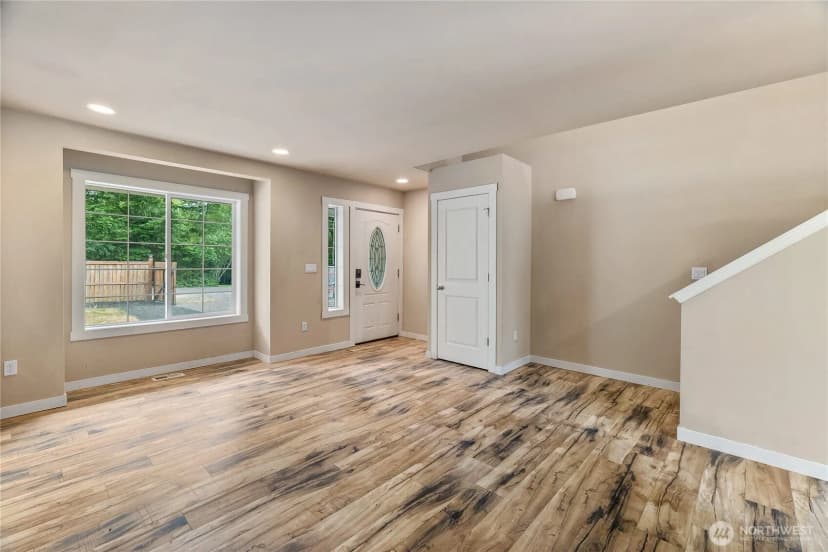 Property photo for 932 Tipsoo Loop N, Rainier photo 3