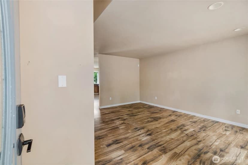 Property photo for 932 Tipsoo Loop N, Rainier photo 15