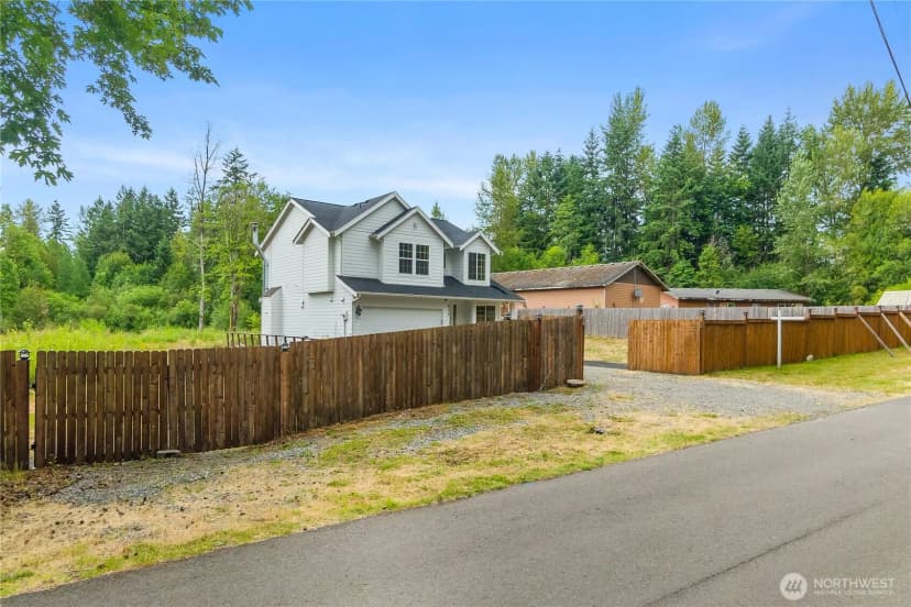 Property photo for 932 Tipsoo Loop N, Rainier photo 31
