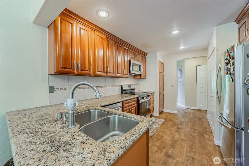 Property photo for 4164 Factoria Boulevard Se #b11, Bellevue photo 8