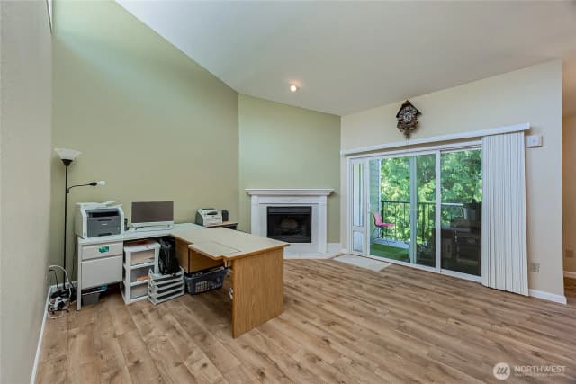 Property photo for 4164 Factoria Boulevard Se #b11, Bellevue photo 2